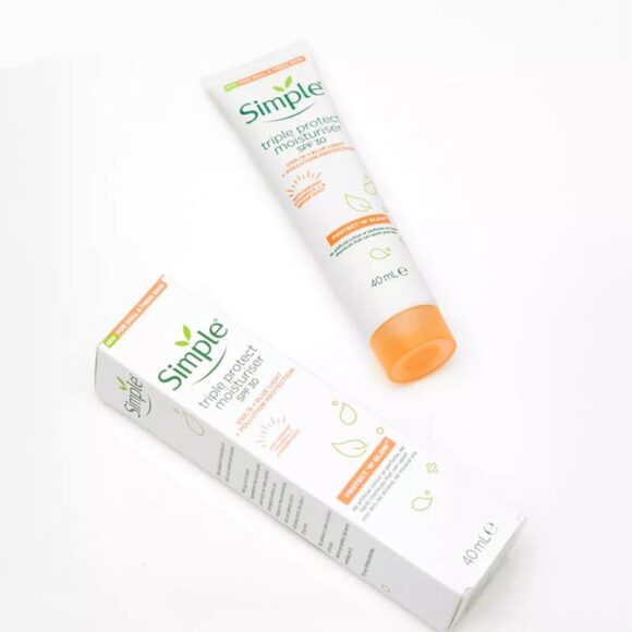 ضد آفتاب سه کاره برند سیمپل SPF30